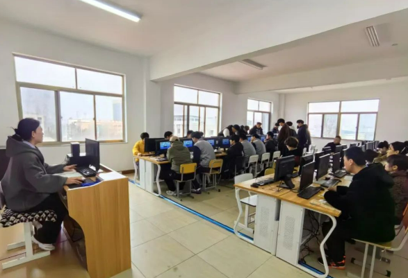 探索世界未来 解锁数媒an新纪元——明德职专数媒专业公开课