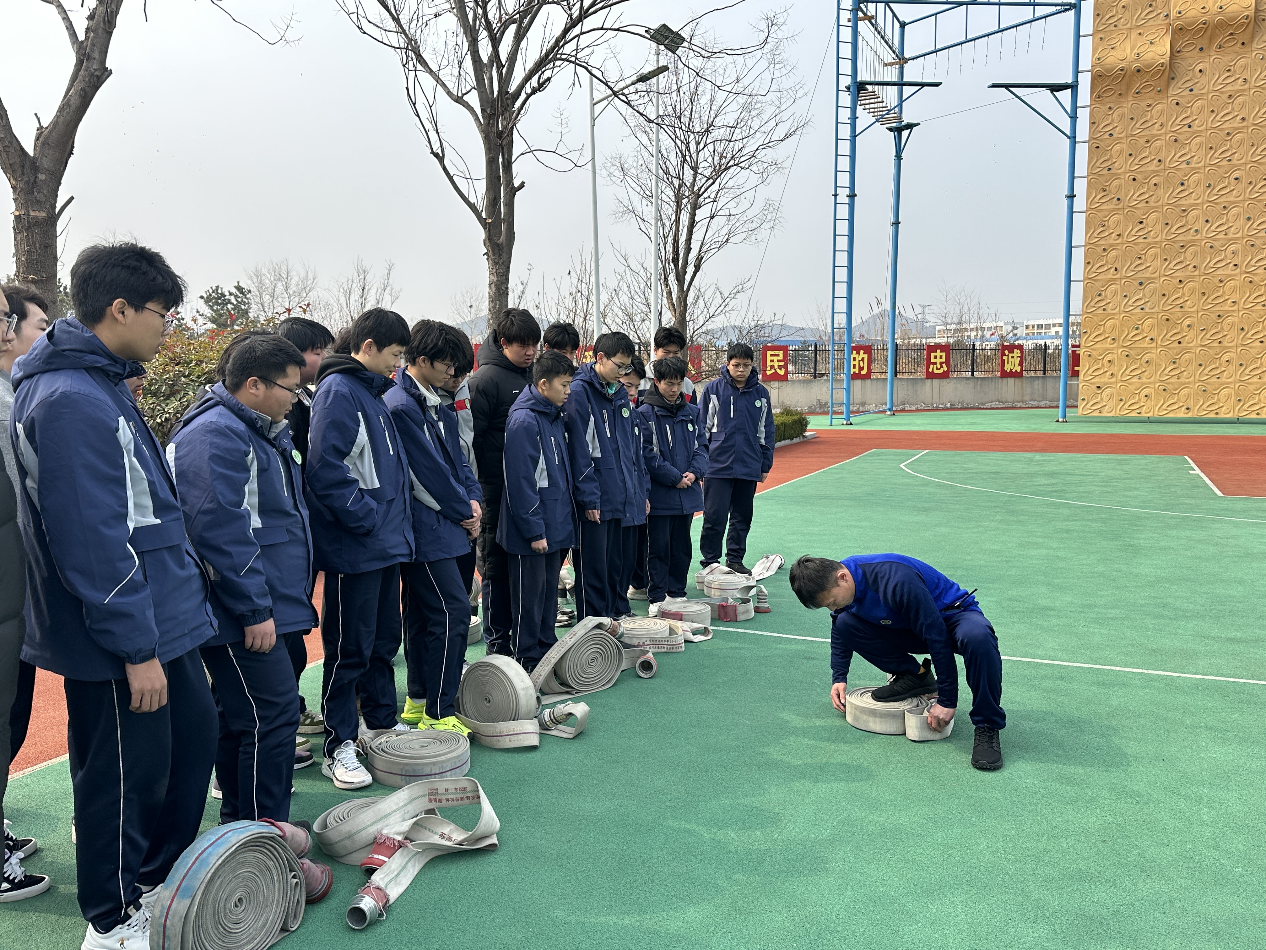赴一场实训之约 练一身救援硬功