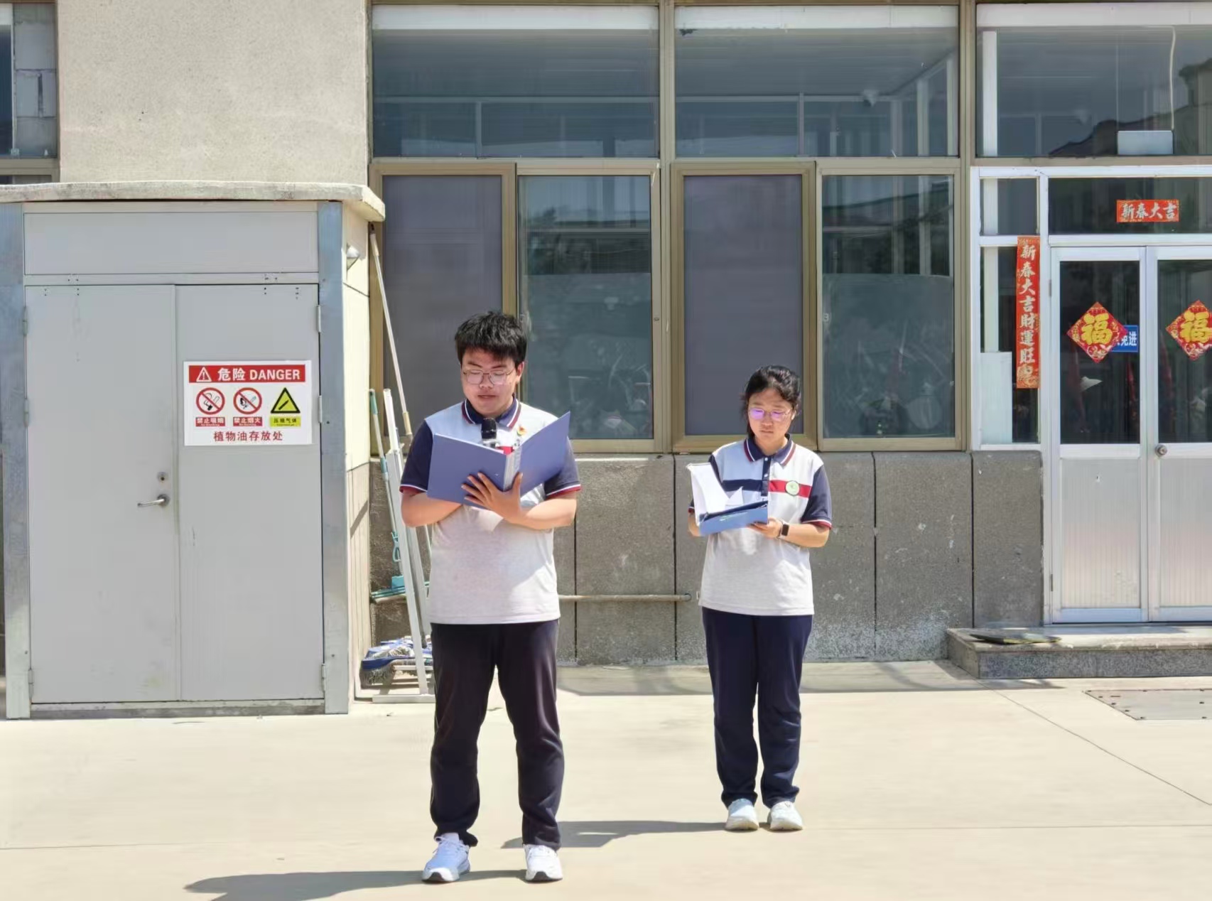 学生代表.jpg